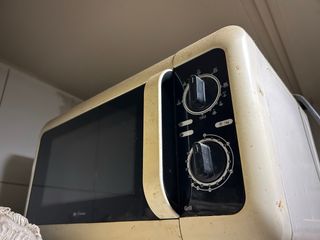 Microondas blanco con grill disponible hasta 12/11