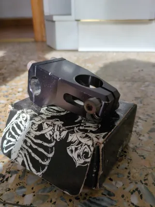 Potencia BMX Negra, marca Knight