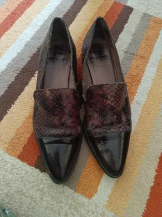 Zapatos Wonders Piel Serpiente y Charol
