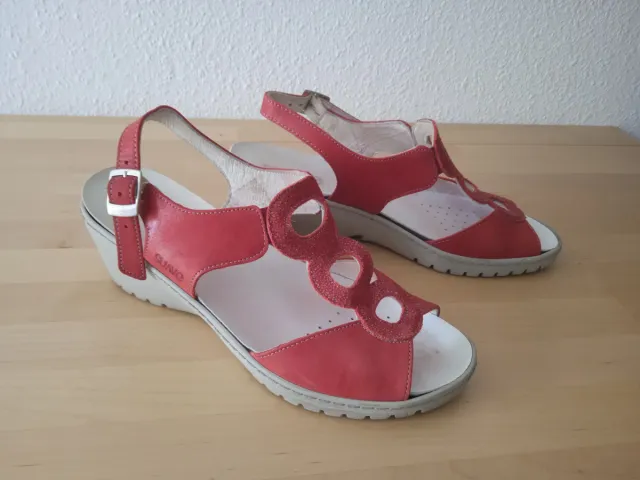 Sandalias rojas marca Suave número 39