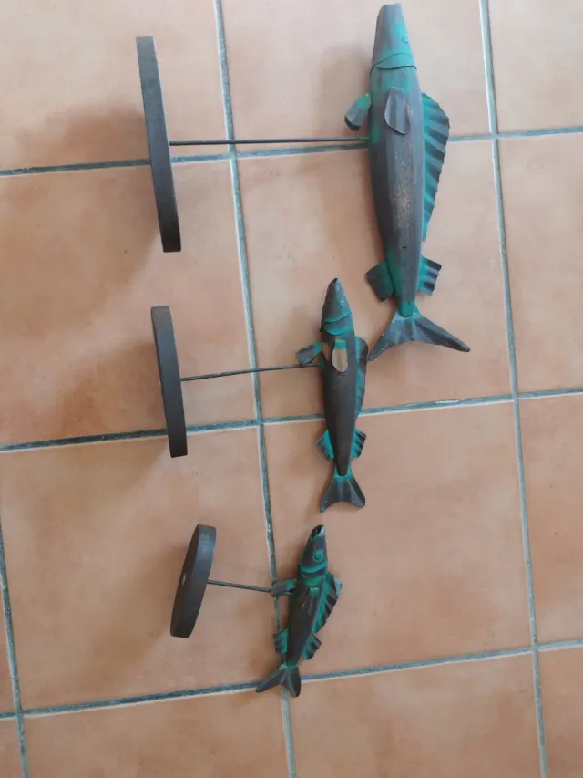 Figuras de peces decorativas de metal