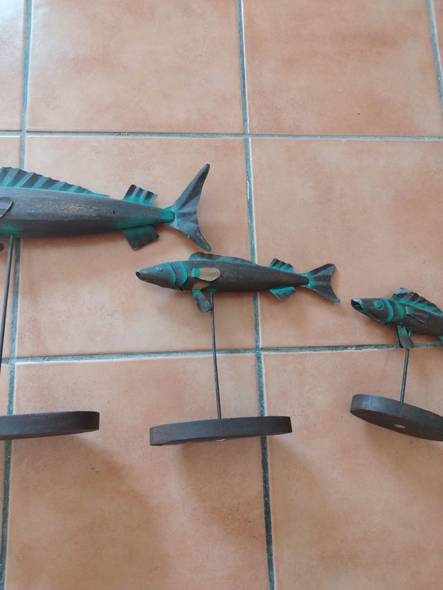 Figuras de peces decorativas de metal