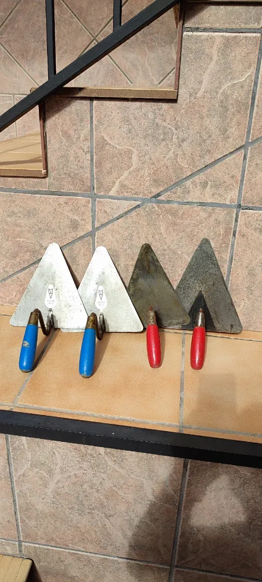 Lote 4 Paletas de albañil