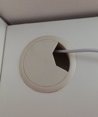 Tapas pasacables redondos blancos 60mm - 14 ud.