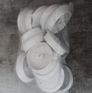 Tapas pasacables redondos blancos 60mm - 14 ud.