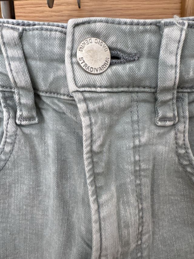 Vaqueros grises mujer