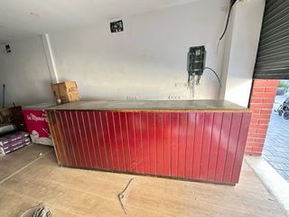 Mostrador de madera antiguo para tienda