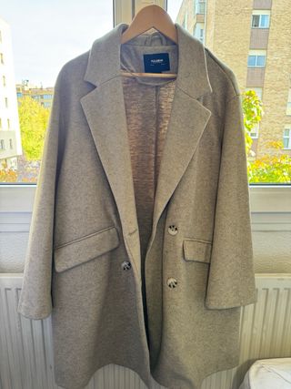 Abrigo Pull&Bear gris claro talla L