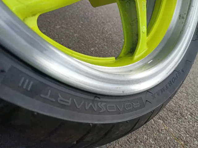 Llantas TMAX 500 con Neumáticos