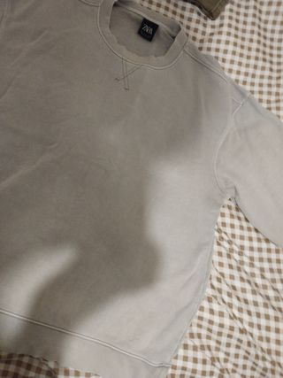Sudadera Zara sin capucha gris