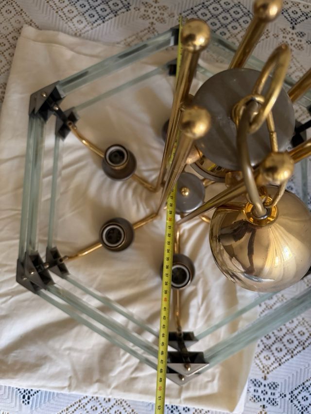 Lámpara de cristal y metal dorada