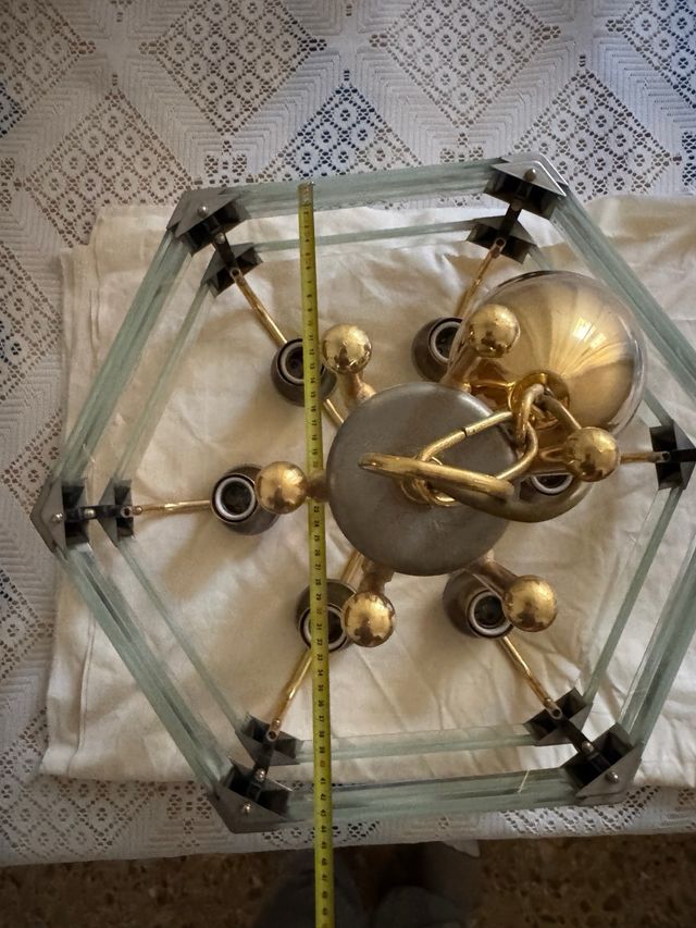 Lámpara de cristal y metal dorada