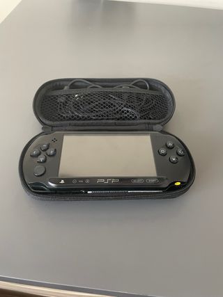 PSP E1004 + Gran Turismo