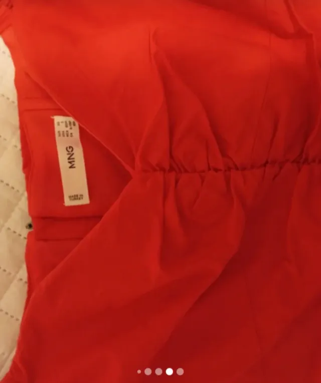 top rojo con volantes