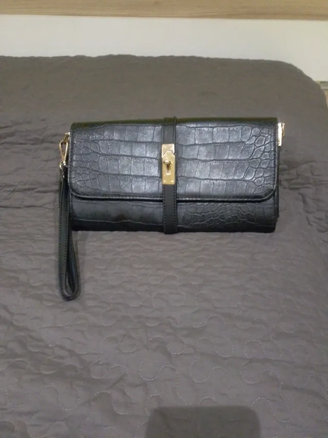 Bolso de piel negro
