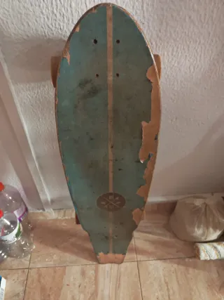 Longboard vintage azul desgastado