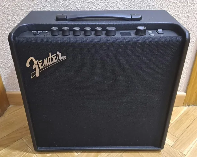 Amplificador Fender Mustang LT50