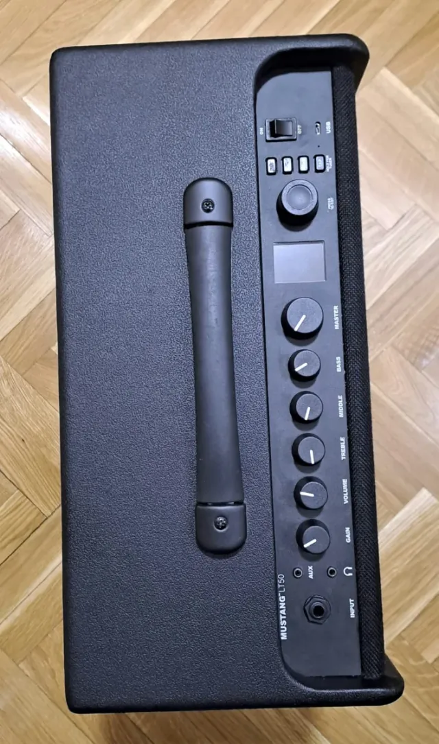 Amplificador Fender Mustang LT50