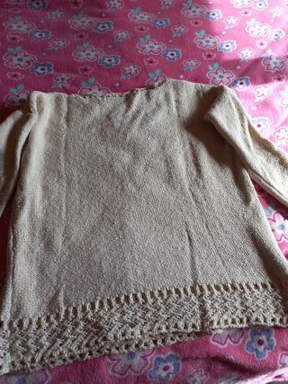 Jersey beige tejido con detalles