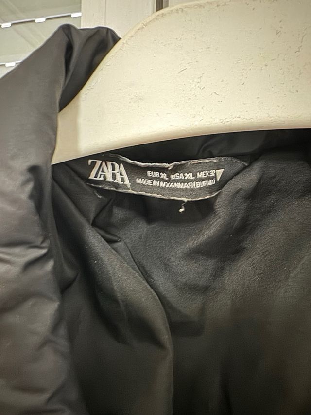 Chaqueta acolchada corta de ZARA