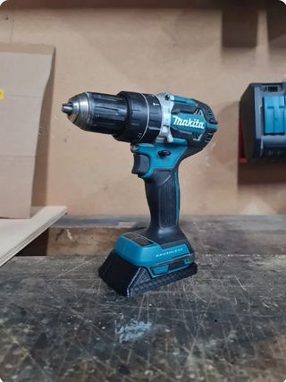 MAKITA 18V –4 Soportes para herramientas 