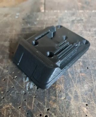 MAKITA 18V –4 Soportes para herramientas 