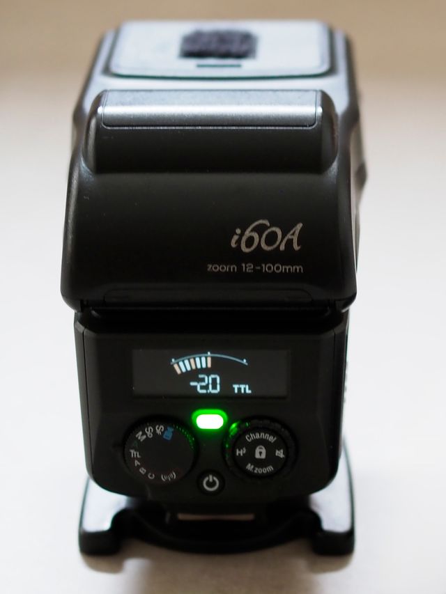 Flash Nissin i60A para Olympus/Panasonic