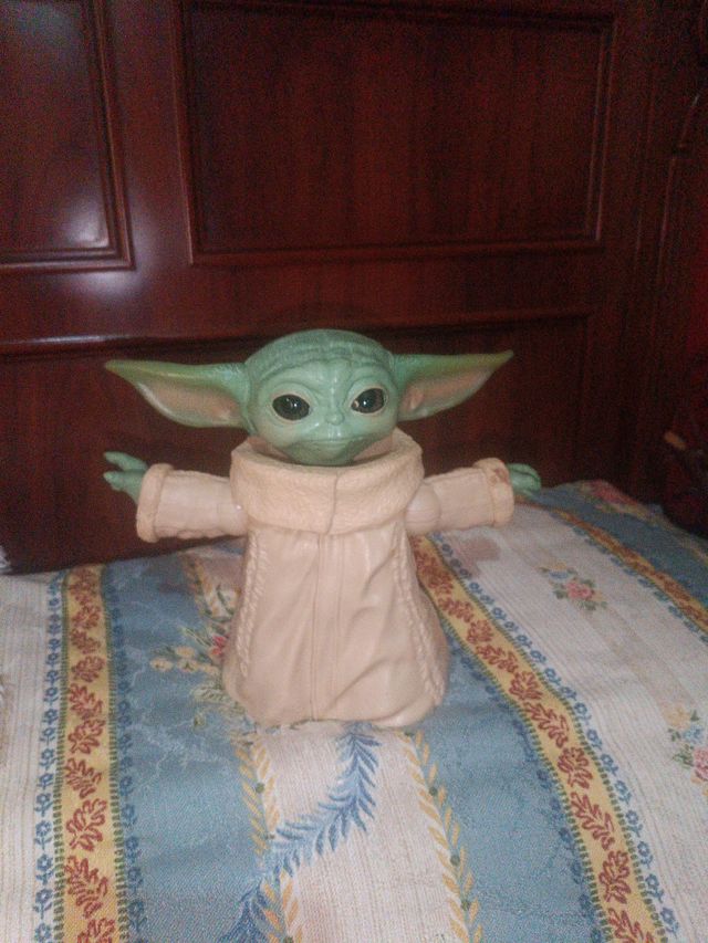 Muñeco Baby Yoda 15€