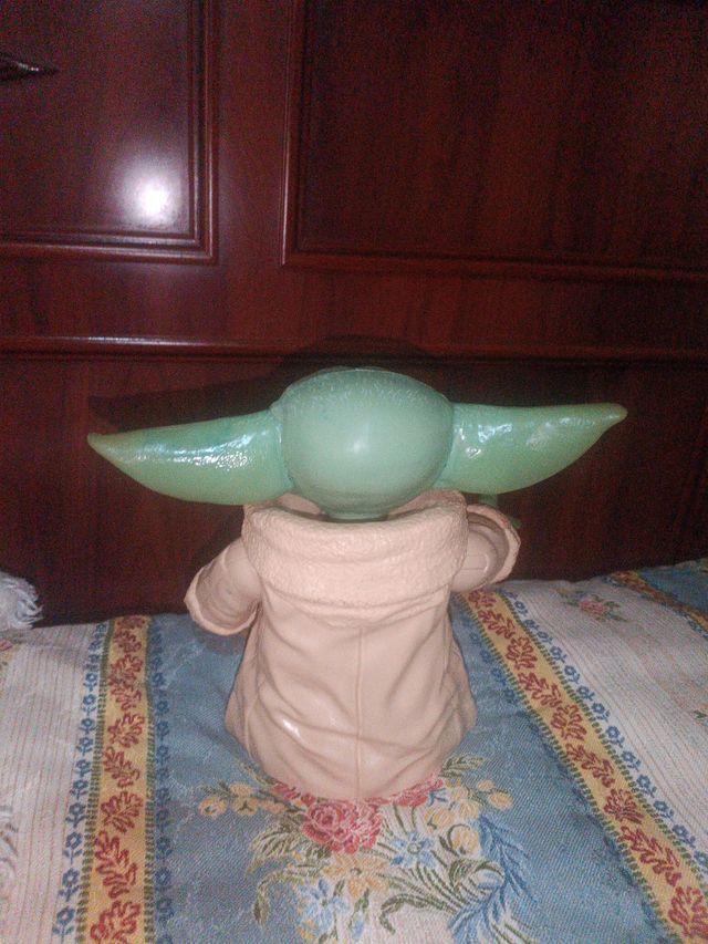 Muñeco Baby Yoda 15€