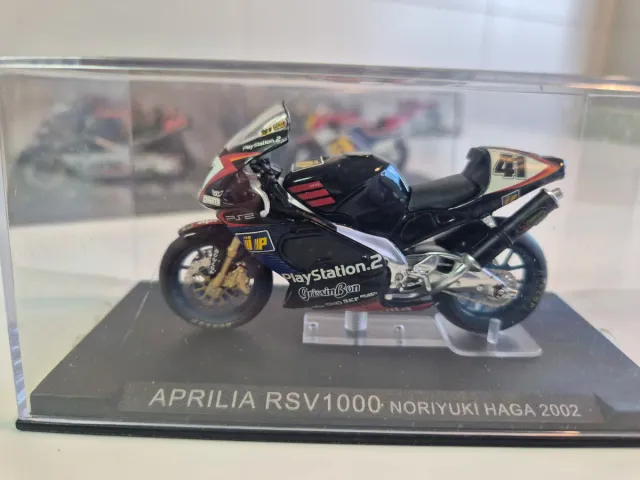 Miniatura Moto Aprilia RSV1000 Noriyuki Haga 2002