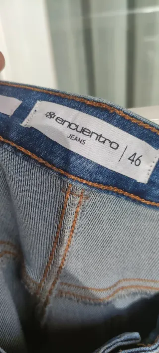 Pantalones vaqueros mujer con bordado