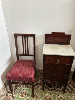 2 comodini antichi in legno con marmo