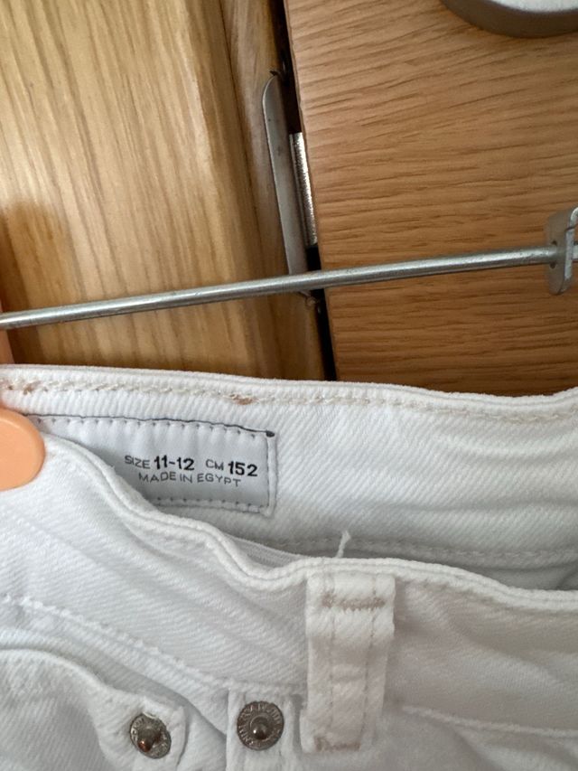 Vaqueros niña Zara blancos cargo