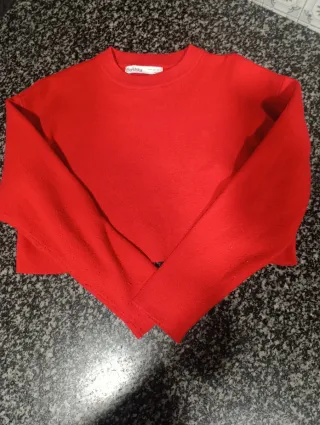 Jersey Bershka corto rojo talla XS