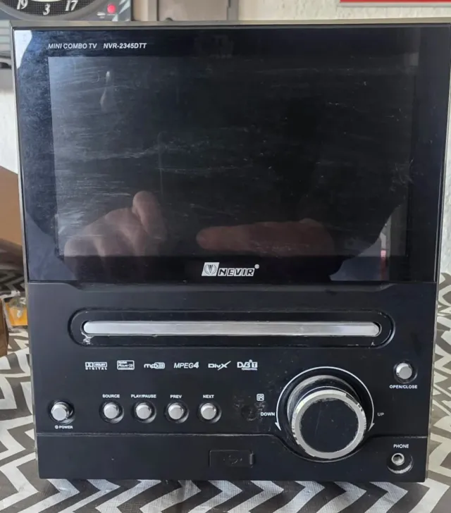 Televisor Mini Combo TV Nevir NVR-2345DTT
