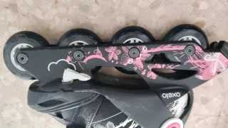 Patines en línea y protecciones
 infantiles Oxelo.