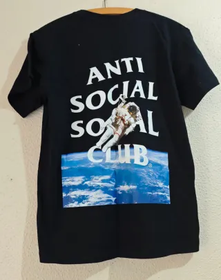 Camiseta ASSC Negra Estilo Astronauta
