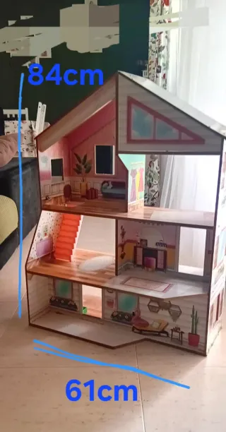 Casa de muñecas de madera