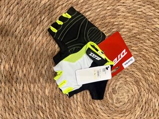 Guantes Ciclismo DTB Negros y Blancos