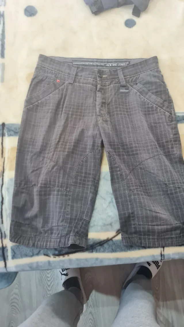 Pantalón corto Jack and Jones gris