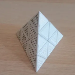 Pyraminx Louvre