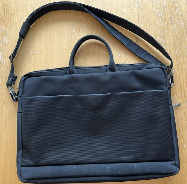 Maletín portátil negro