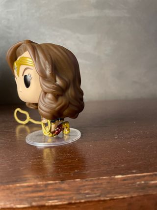 Funko Pop Wonder Woman con Lazo