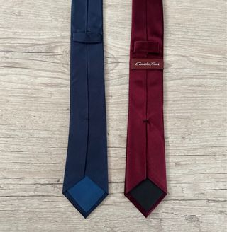 Lote 2 corbatas azul marino y burdeos