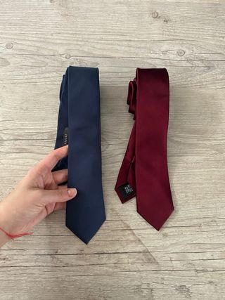 Lote 2 corbatas azul marino y burdeos