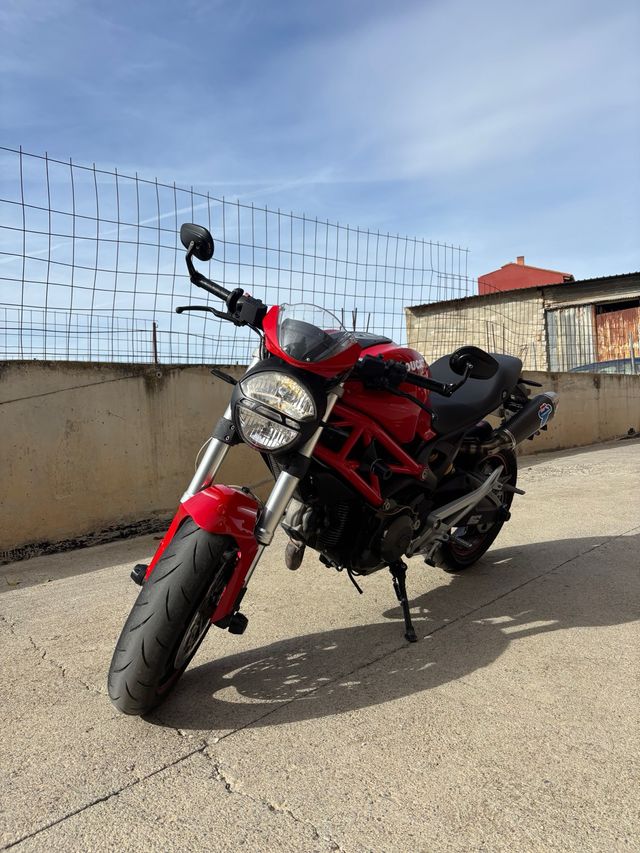 Ducati Monster 696 A2