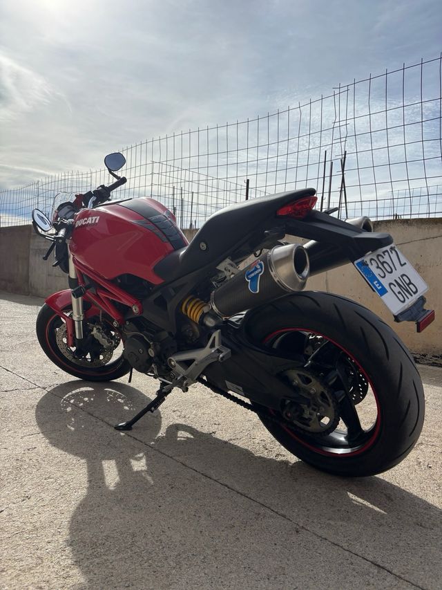 Ducati Monster 696 A2