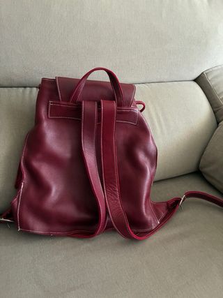 Mochila de piel burdeos