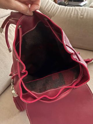 Mochila de piel burdeos