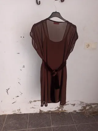 Vestido gasa y terciopelo marrón/morado.